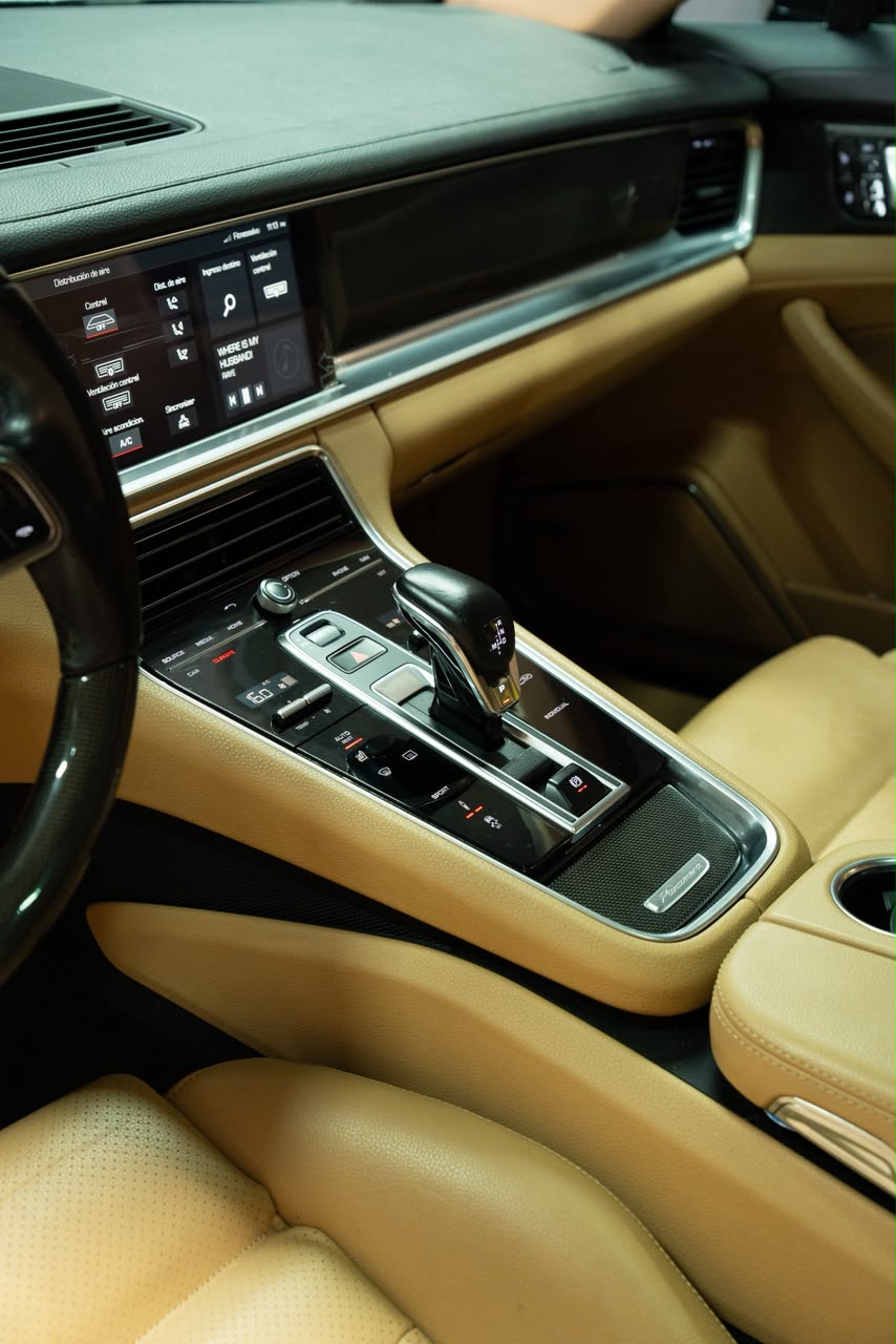 PORSCHE PANAMERA 18