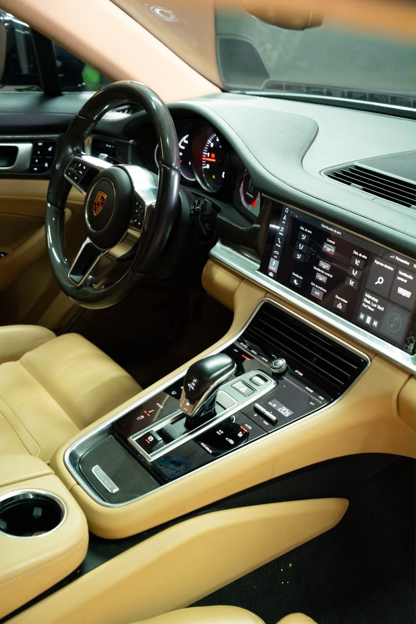 PORSCHE PANAMERA 18