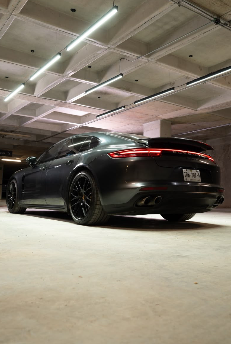 PORSCHE PANAMERA 18