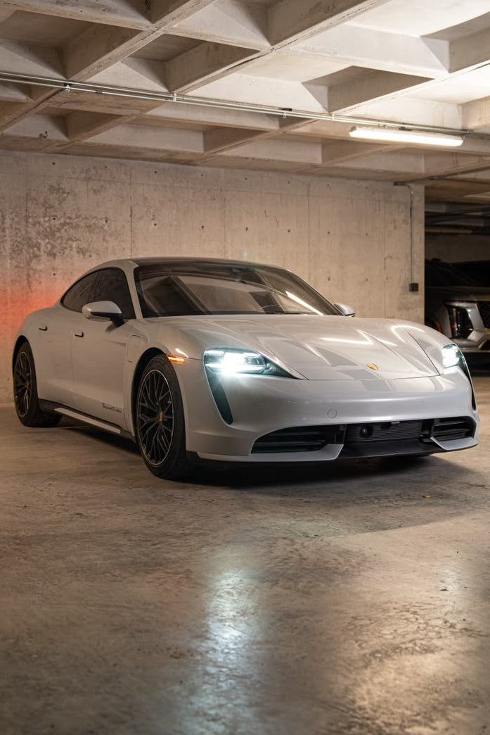 PORSCHE TAYCAN TURBO 21