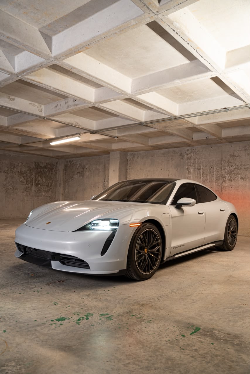 PORSCHE TAYCAN TURBO 21