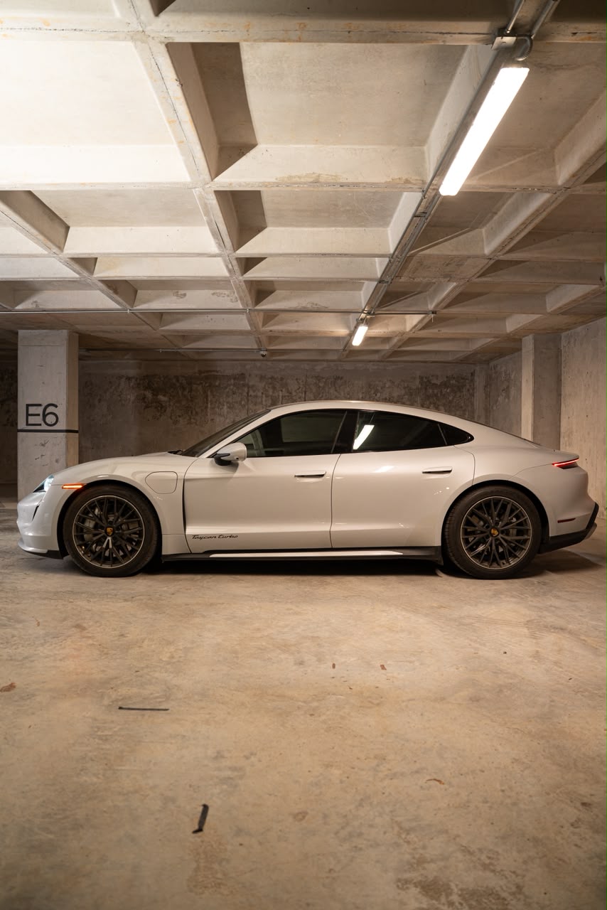 PORSCHE TAYCAN TURBO 21