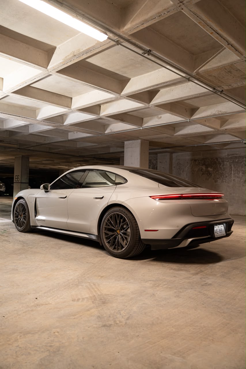 PORSCHE TAYCAN TURBO 21