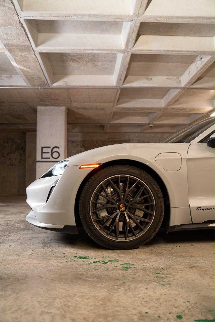 PORSCHE TAYCAN TURBO 21
