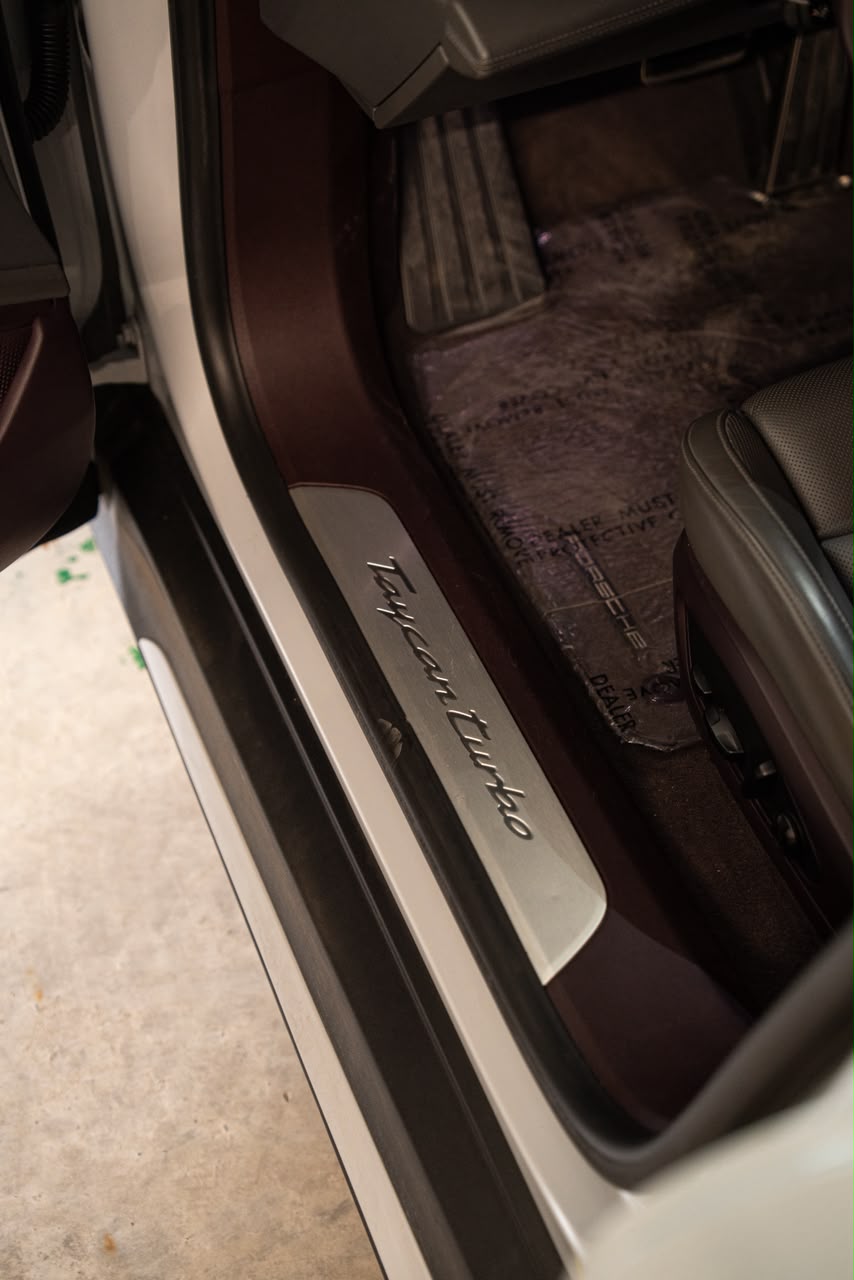 PORSCHE TAYCAN TURBO 21