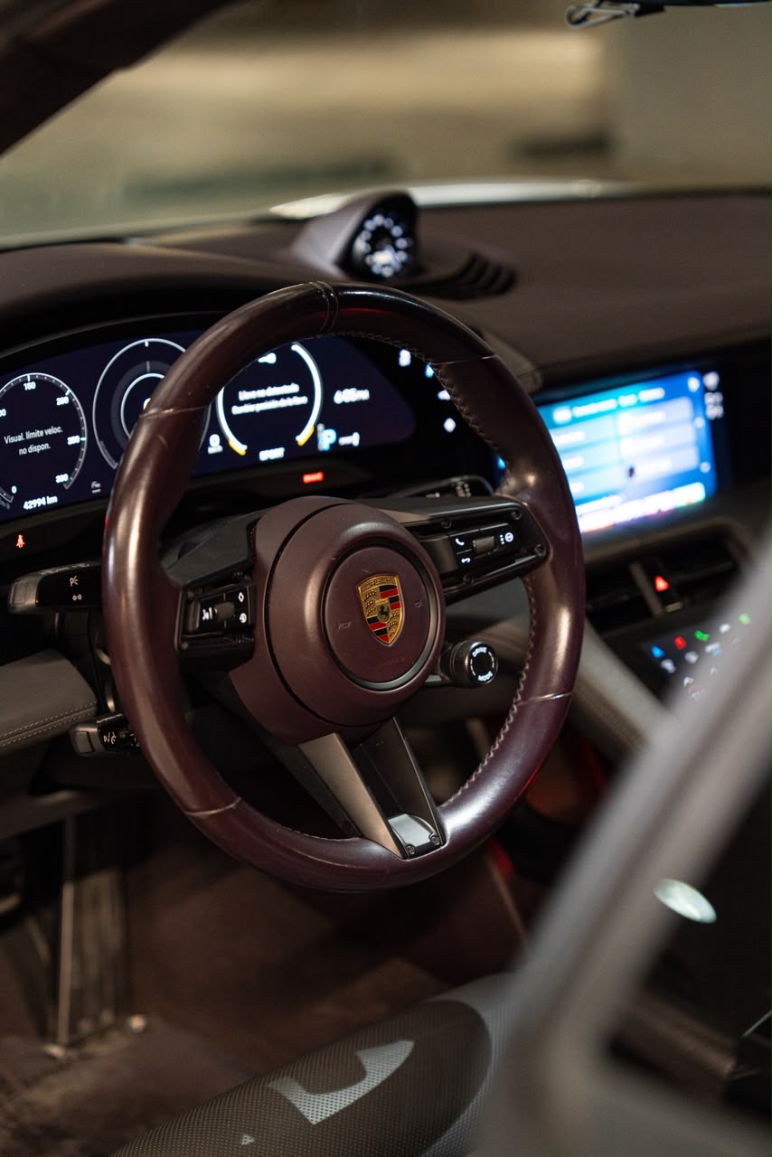 PORSCHE TAYCAN TURBO 21