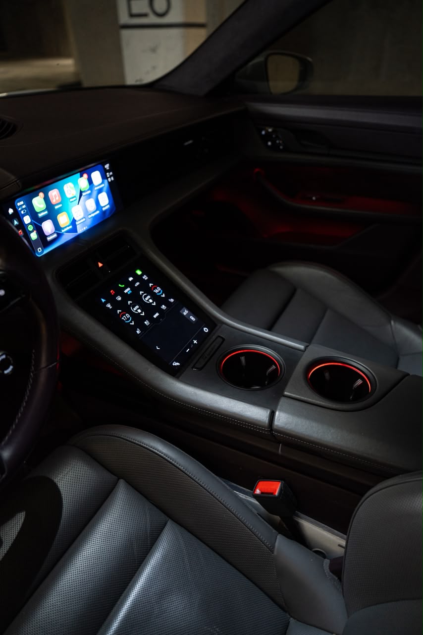 PORSCHE TAYCAN TURBO 21