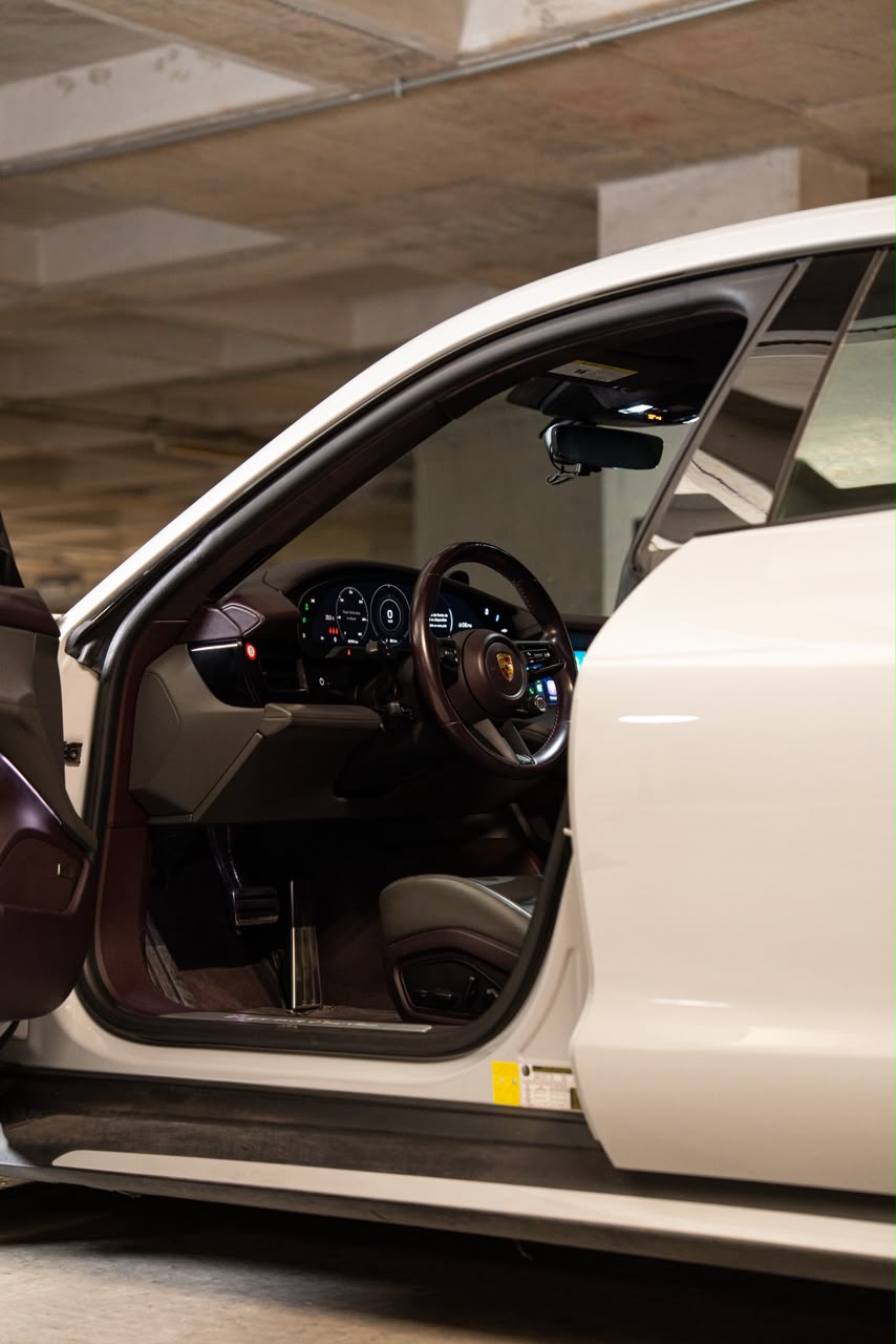 PORSCHE TAYCAN TURBO 21