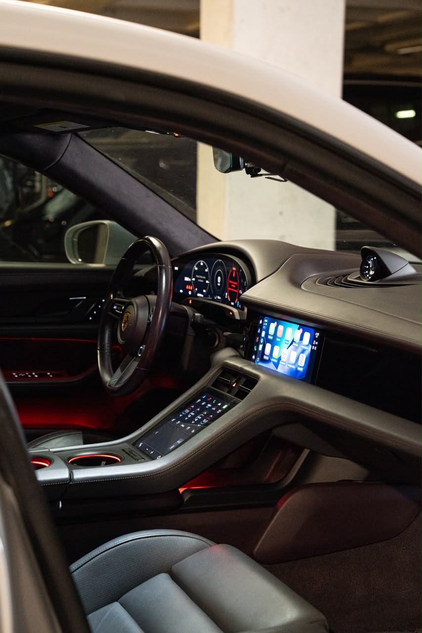 PORSCHE TAYCAN TURBO 21