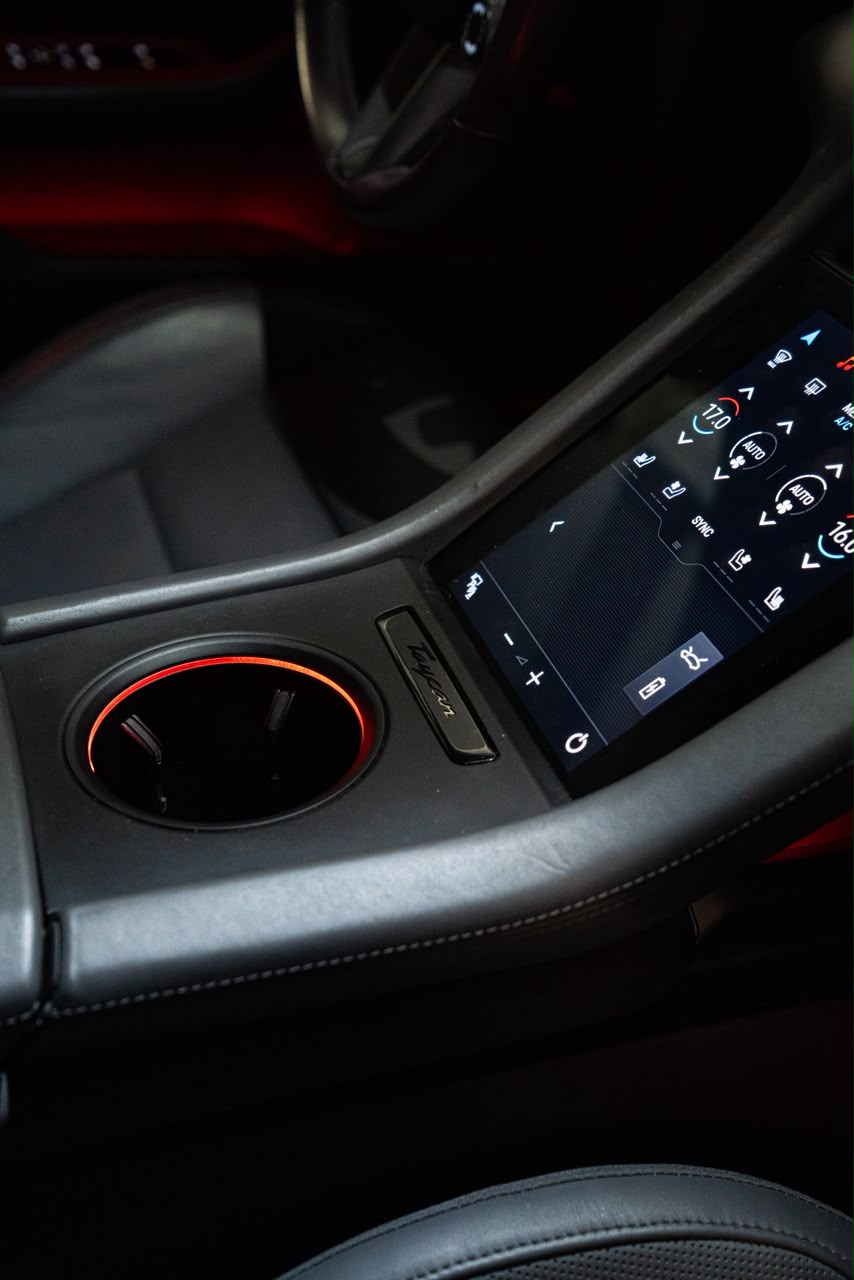 PORSCHE TAYCAN TURBO 21