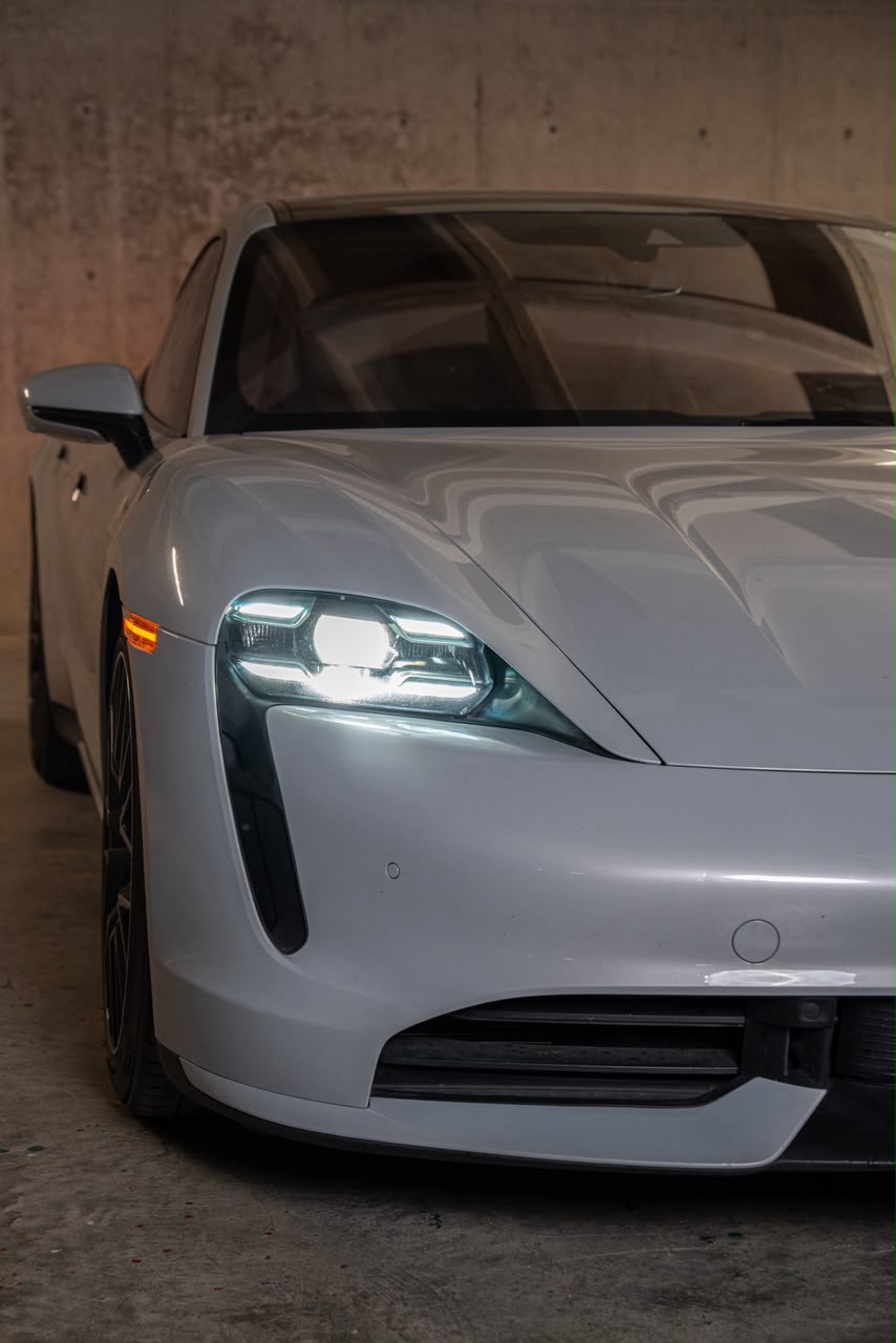 PORSCHE TAYCAN TURBO 21