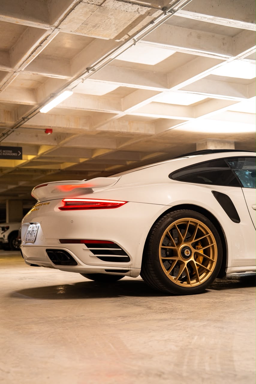 PORSCHE 911 TURBO S 19