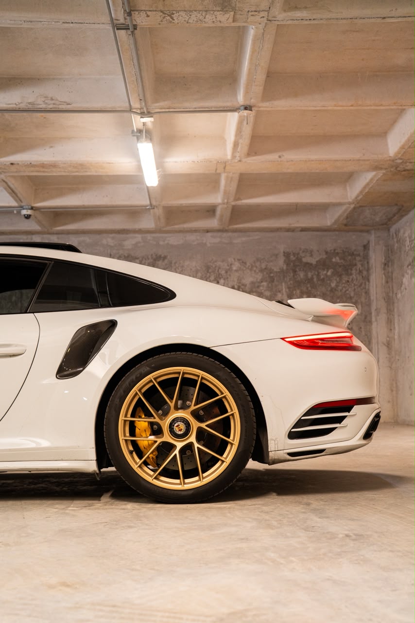 PORSCHE 911 TURBO S 19