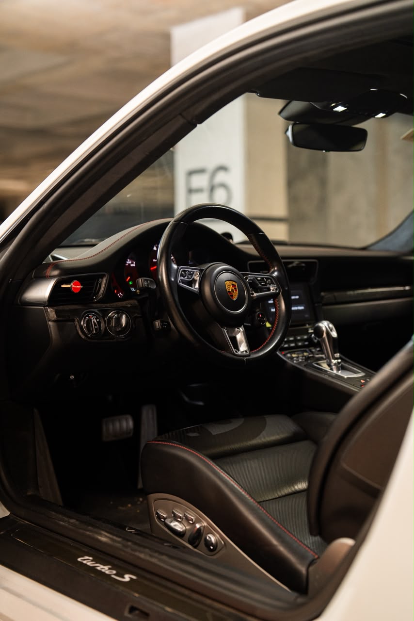 PORSCHE 911 TURBO S 19