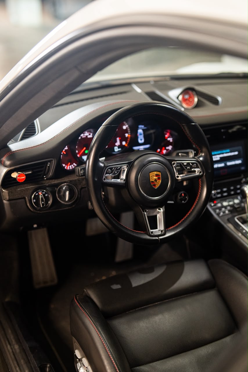 PORSCHE 911 TURBO S 19