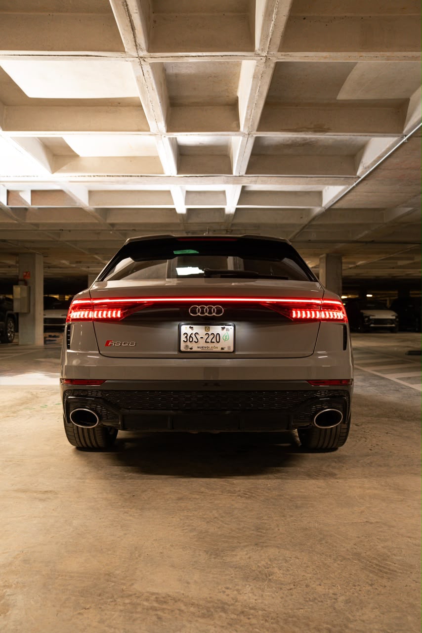 AUDI RSQ8 23