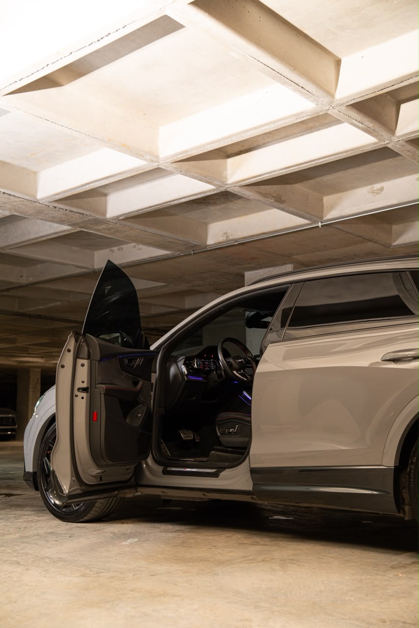 AUDI RSQ8 23