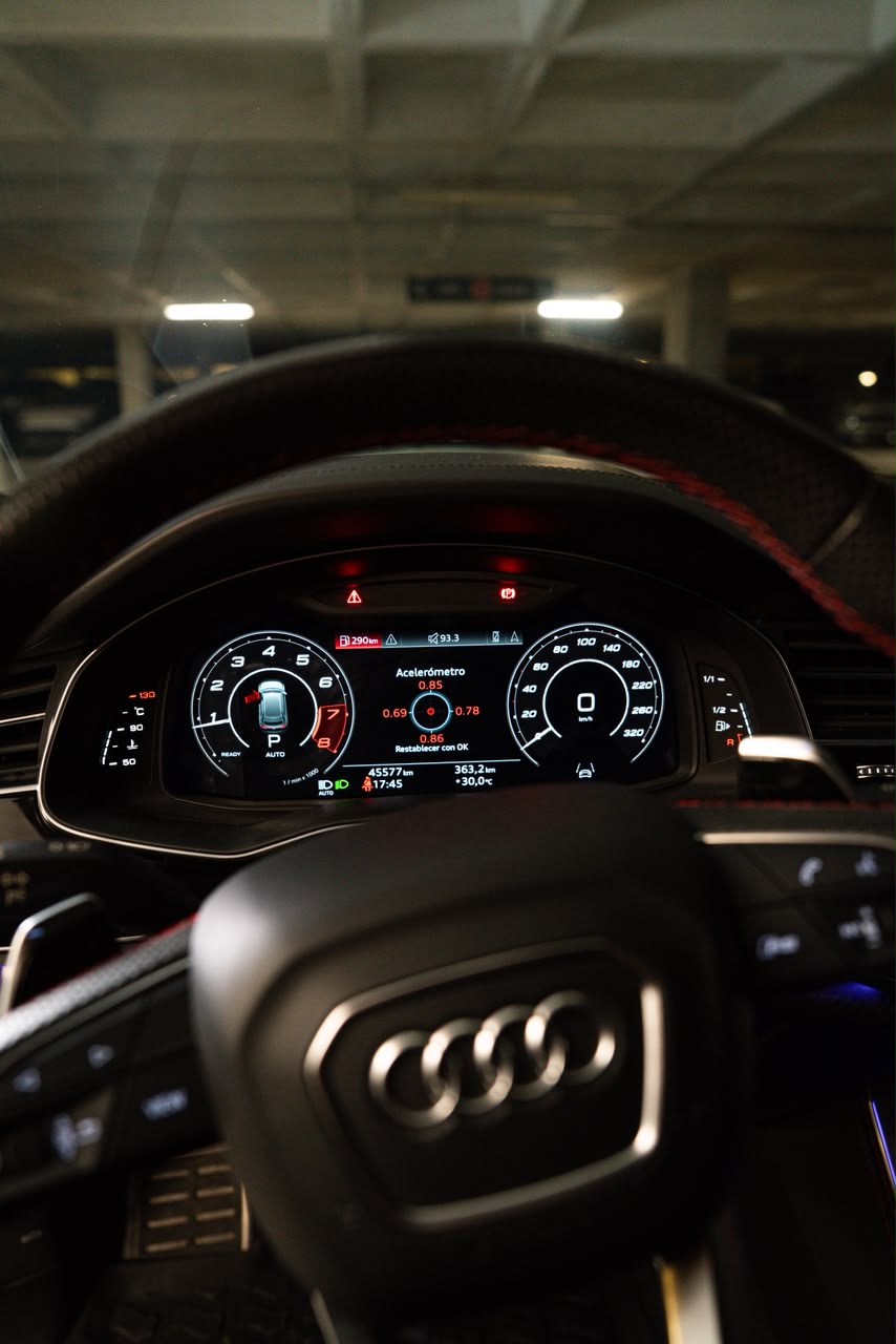 AUDI RSQ8 23