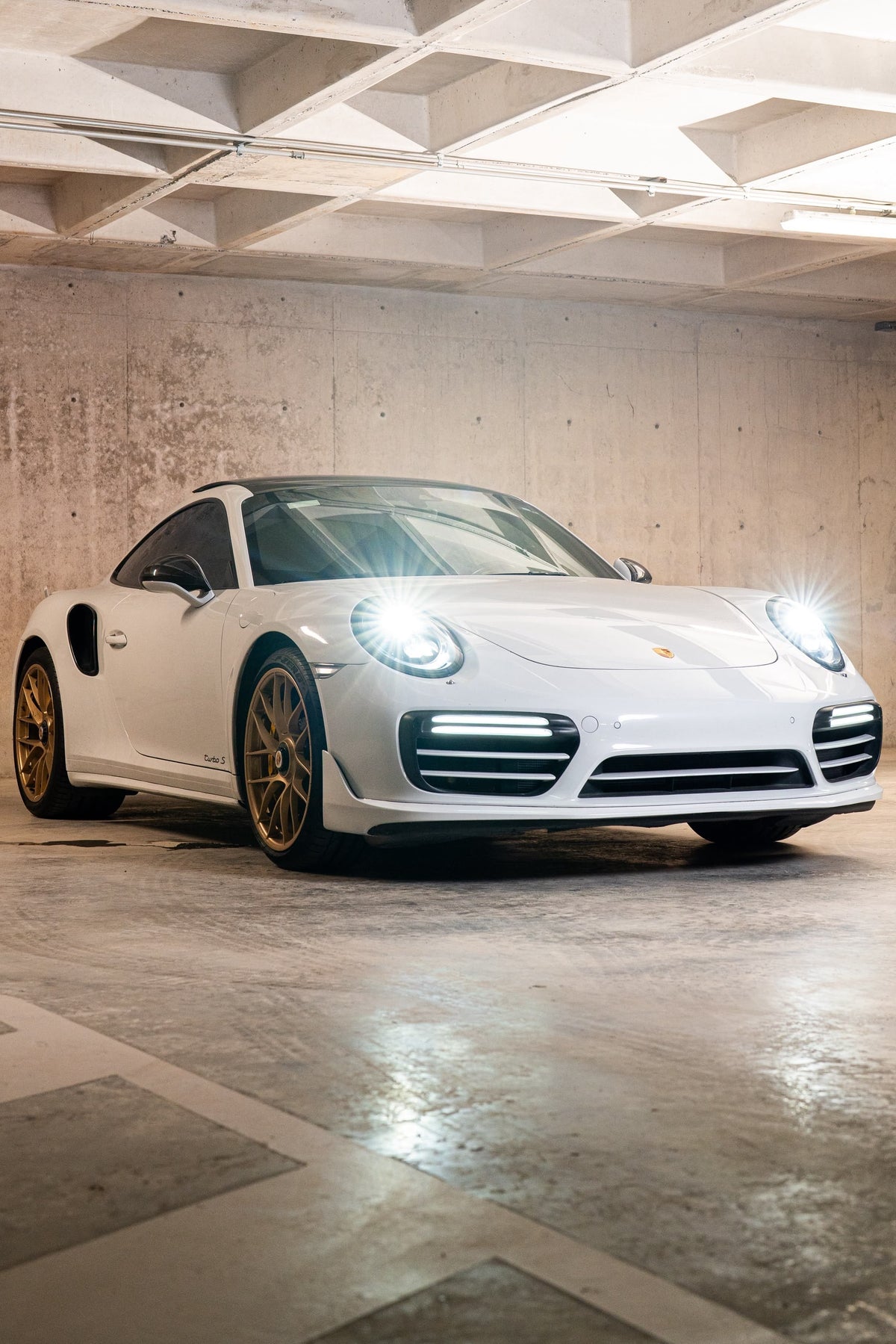 PORSCHE 911 TURBO S 19